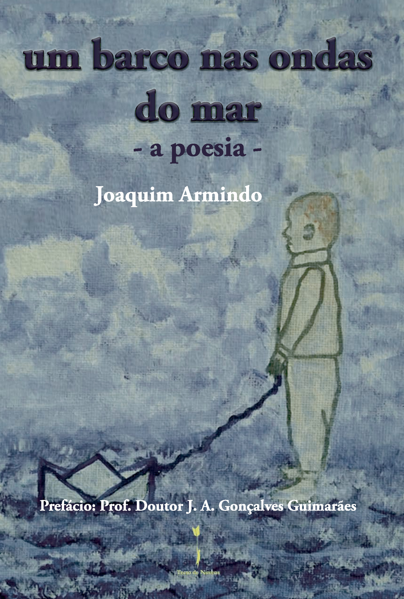 Portada de um barco nas ondas do mar