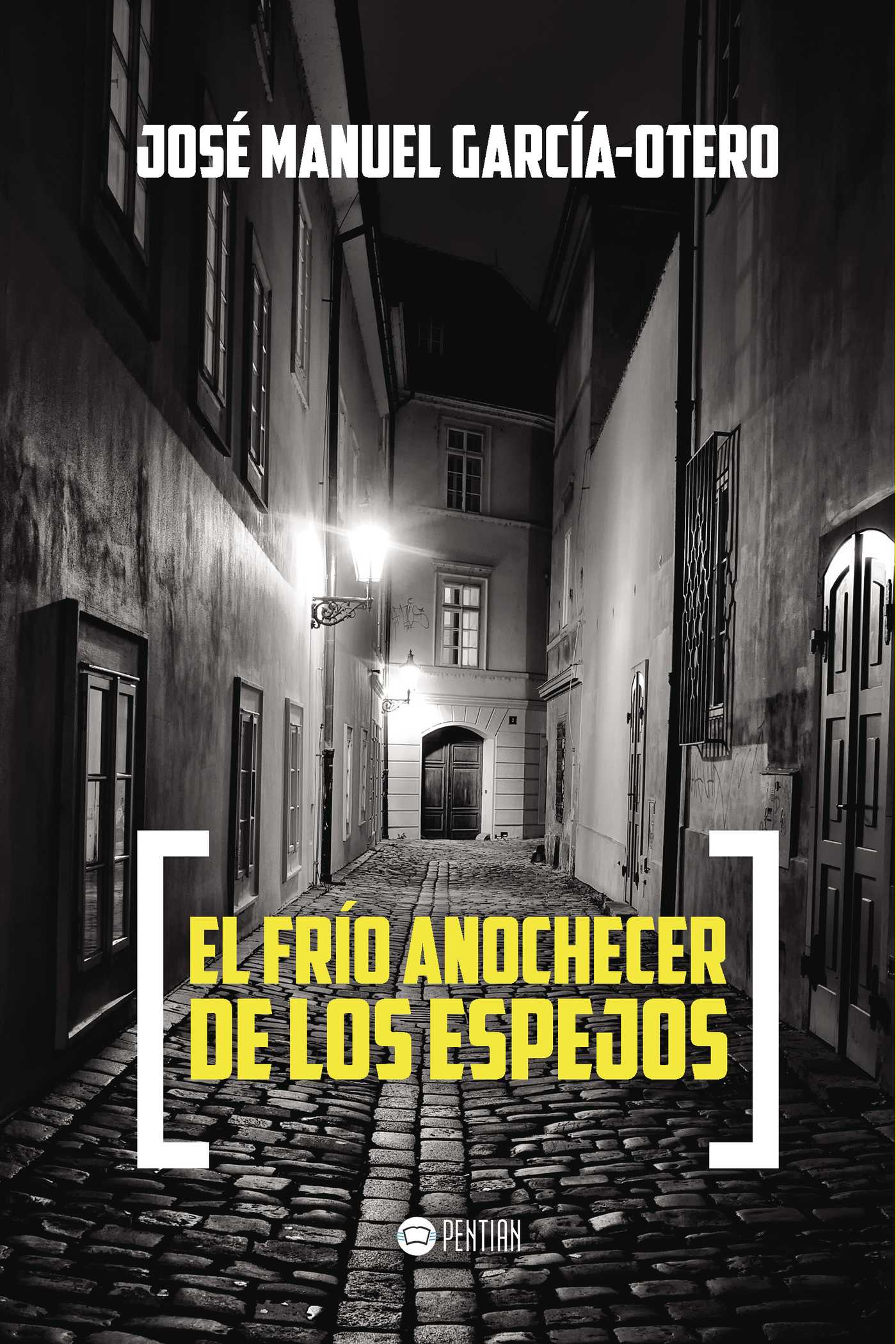 Portada de El frío anochecer de los espejos